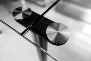 Siroco - Médiathèque de Virton - pied inox des tables 